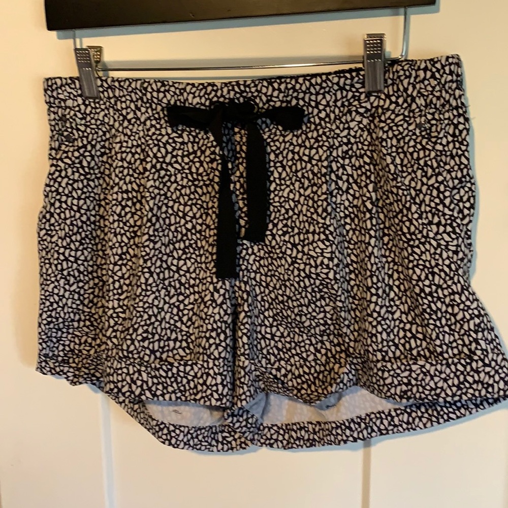 Size 10 very light Lululemon shorts